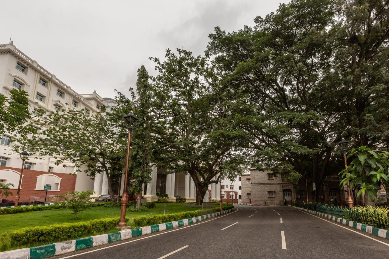 Kstdc Kumarakrupa Hotel Bangalore Eksteriør billede